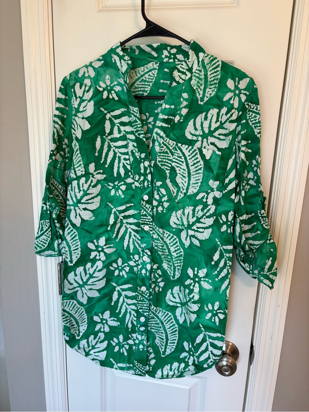 Green Tropical Print Button-Up Shirt